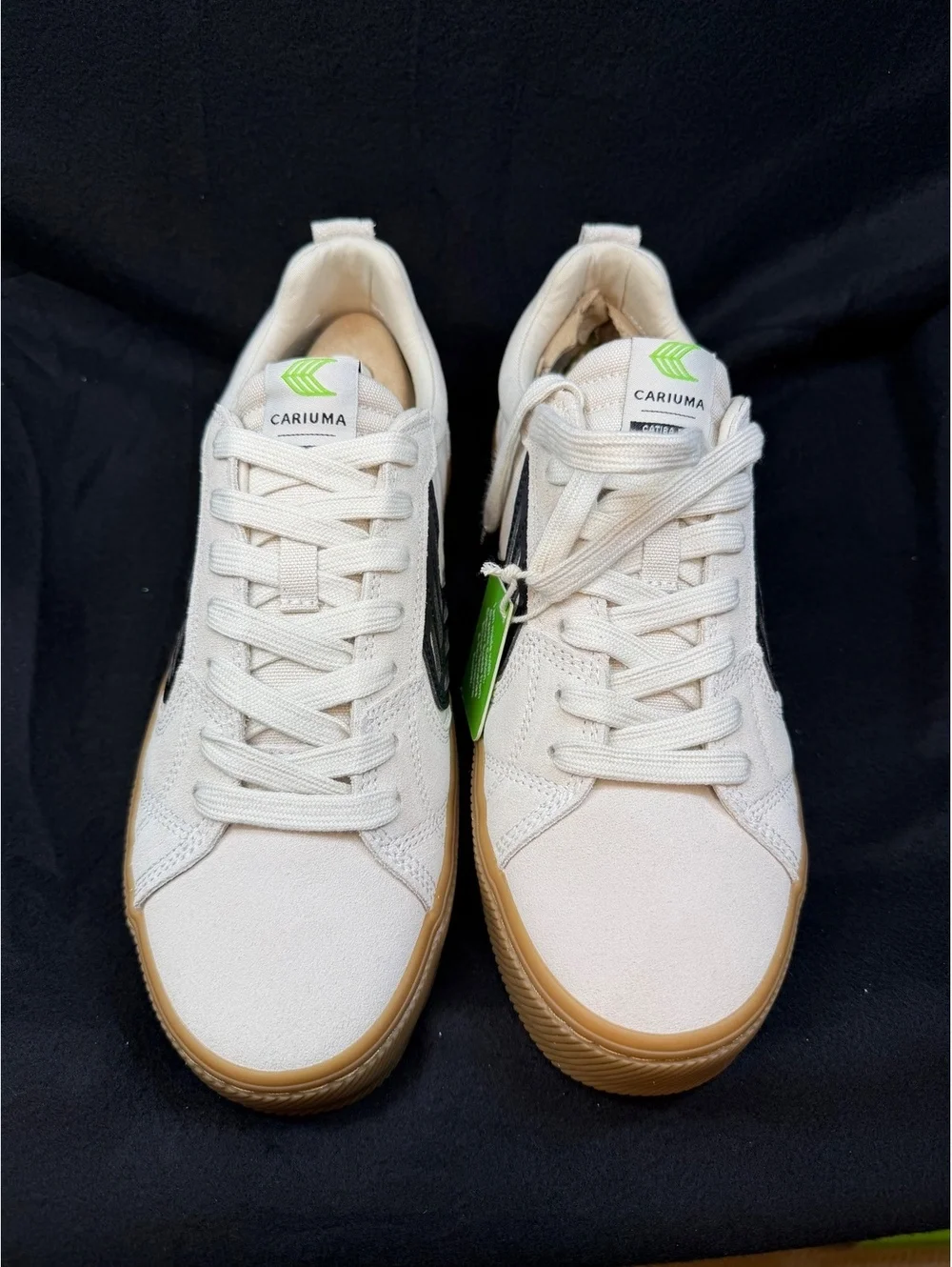 Cariuma men’s size 9 Skate Gum Vintage White Suede and Canvas Sneakers with 9.